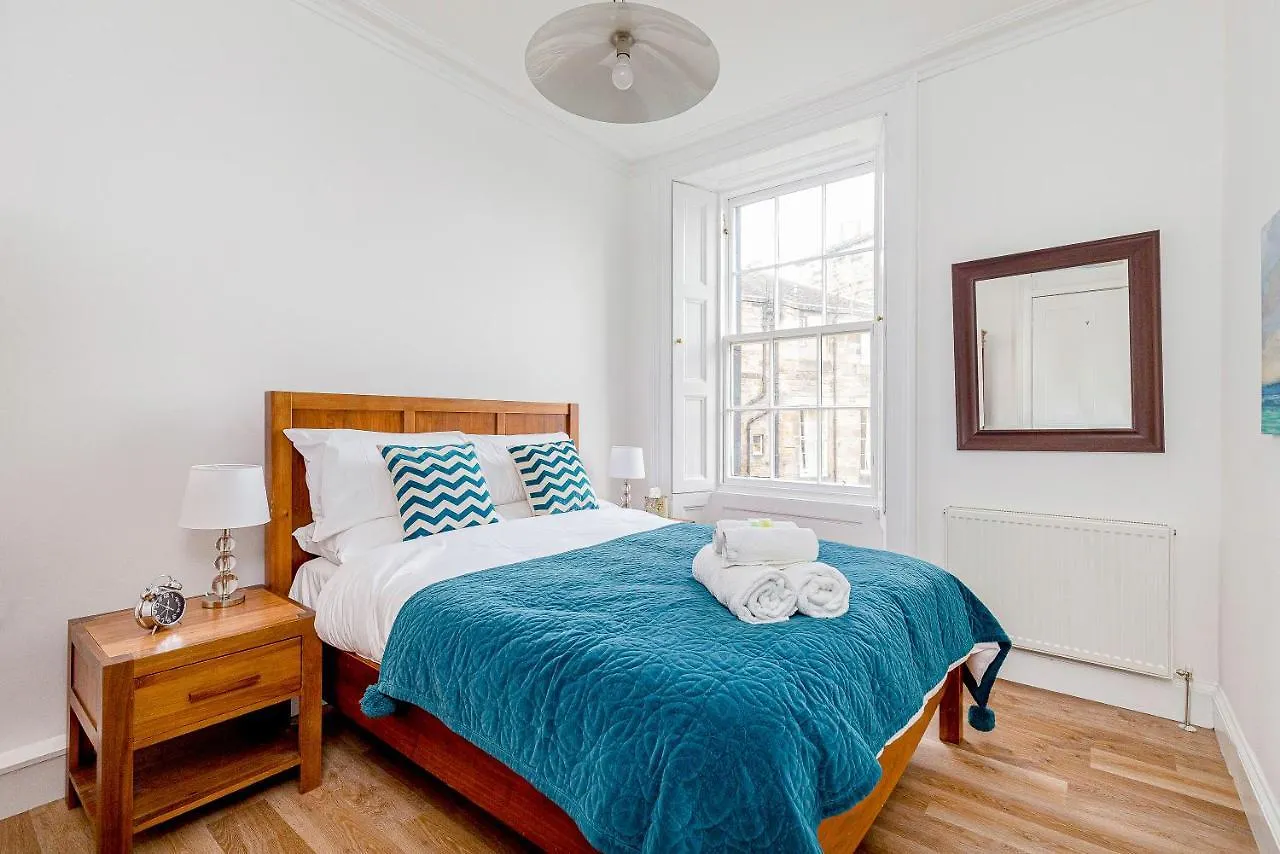 Heart Of Edinburgh City Centre 3 Bed Georgian Apt 0*,  United Kingdom