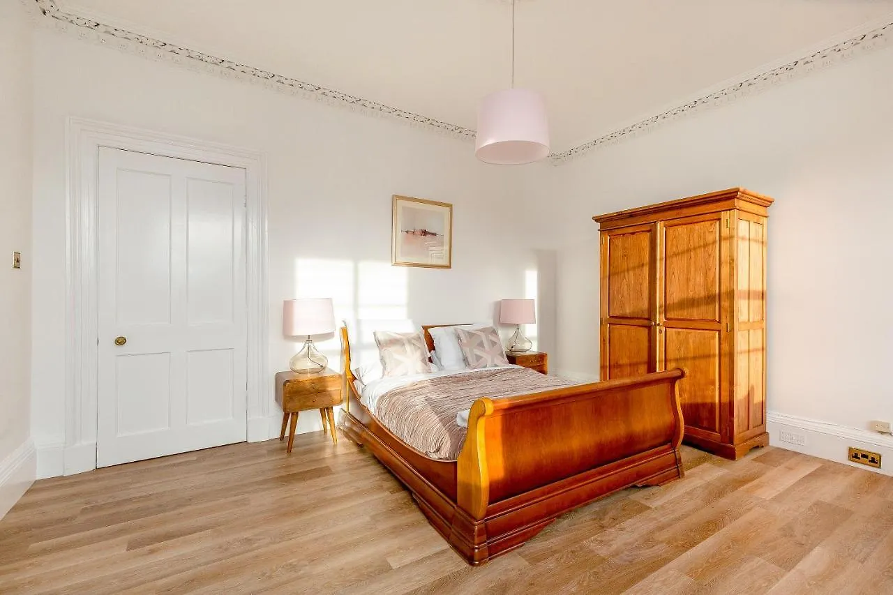 Apartment Heart Of Edinburgh City Centre 3 Bed Georgian Apt